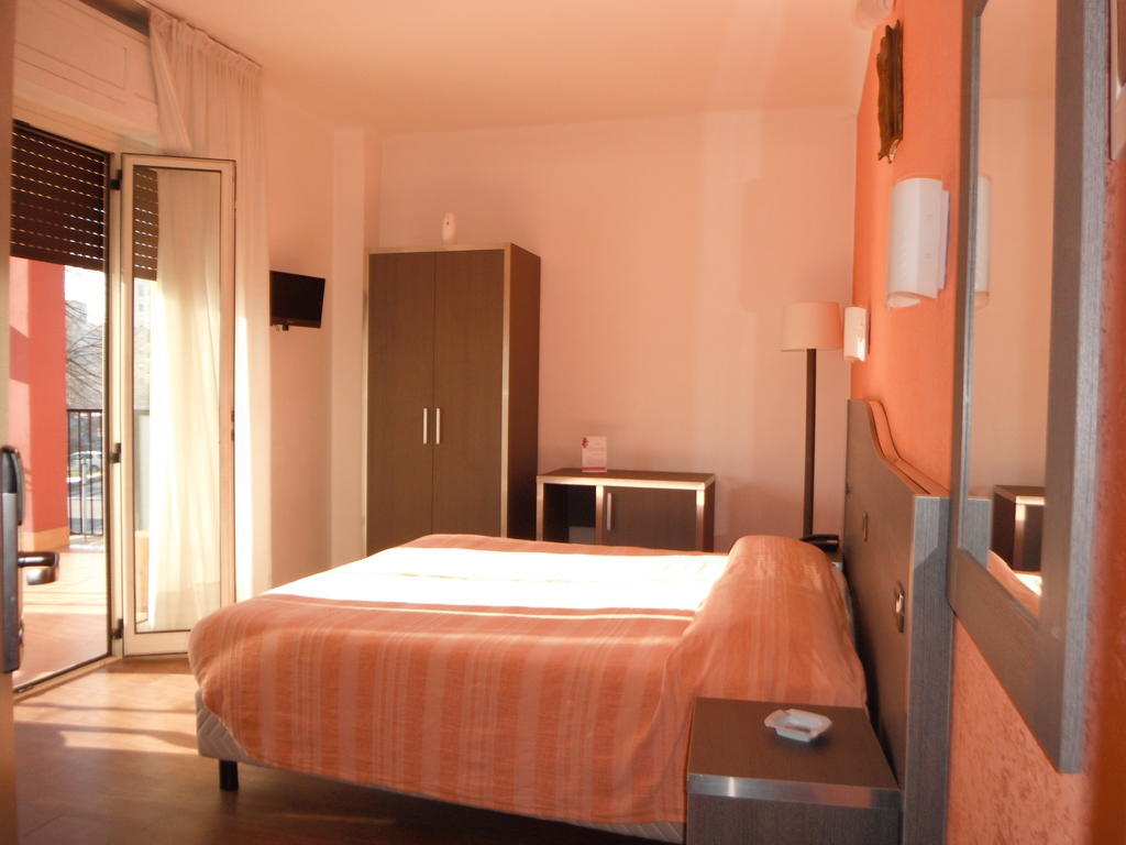 Hotel Renato Sesto San Giovanni Δωμάτιο φωτογραφία