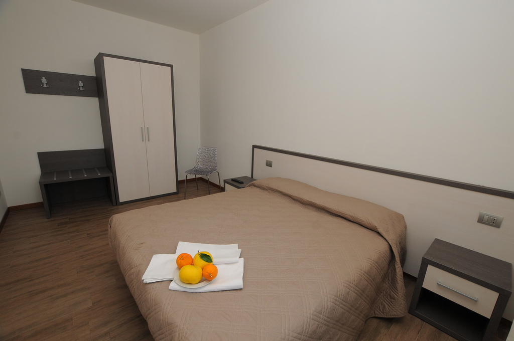Hotel Renato Sesto San Giovanni Δωμάτιο φωτογραφία