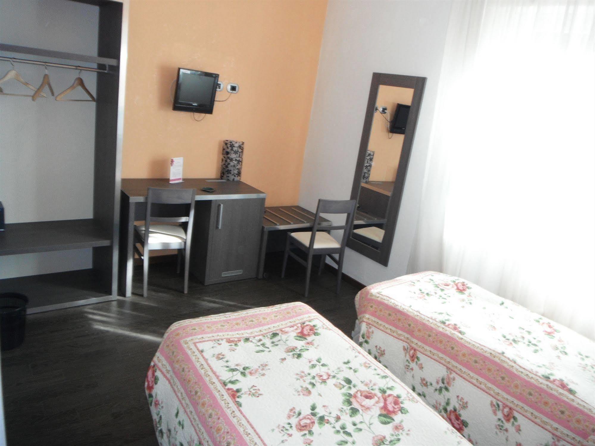 Hotel Renato Sesto San Giovanni Εξωτερικό φωτογραφία