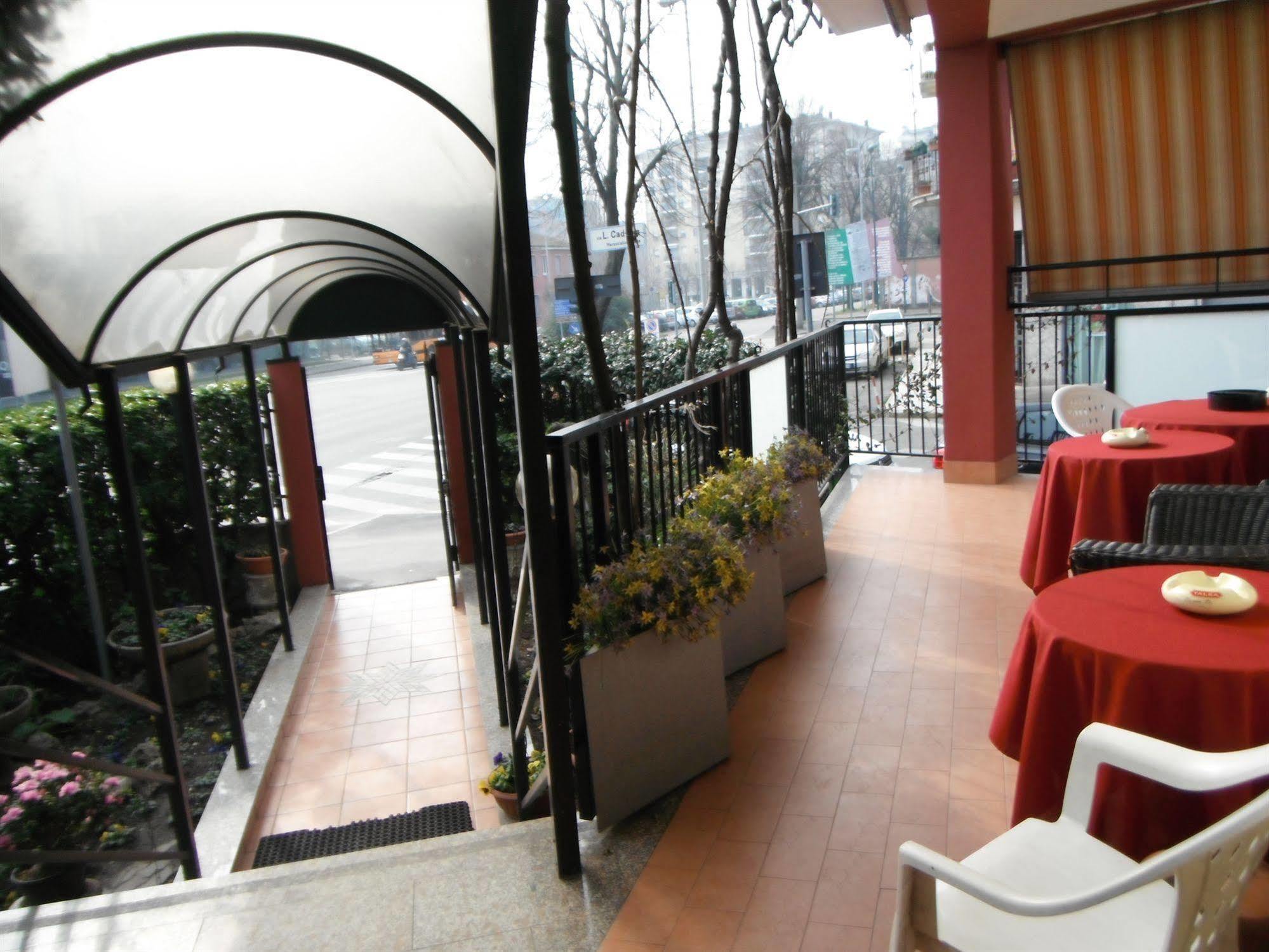 Hotel Renato Sesto San Giovanni Εξωτερικό φωτογραφία